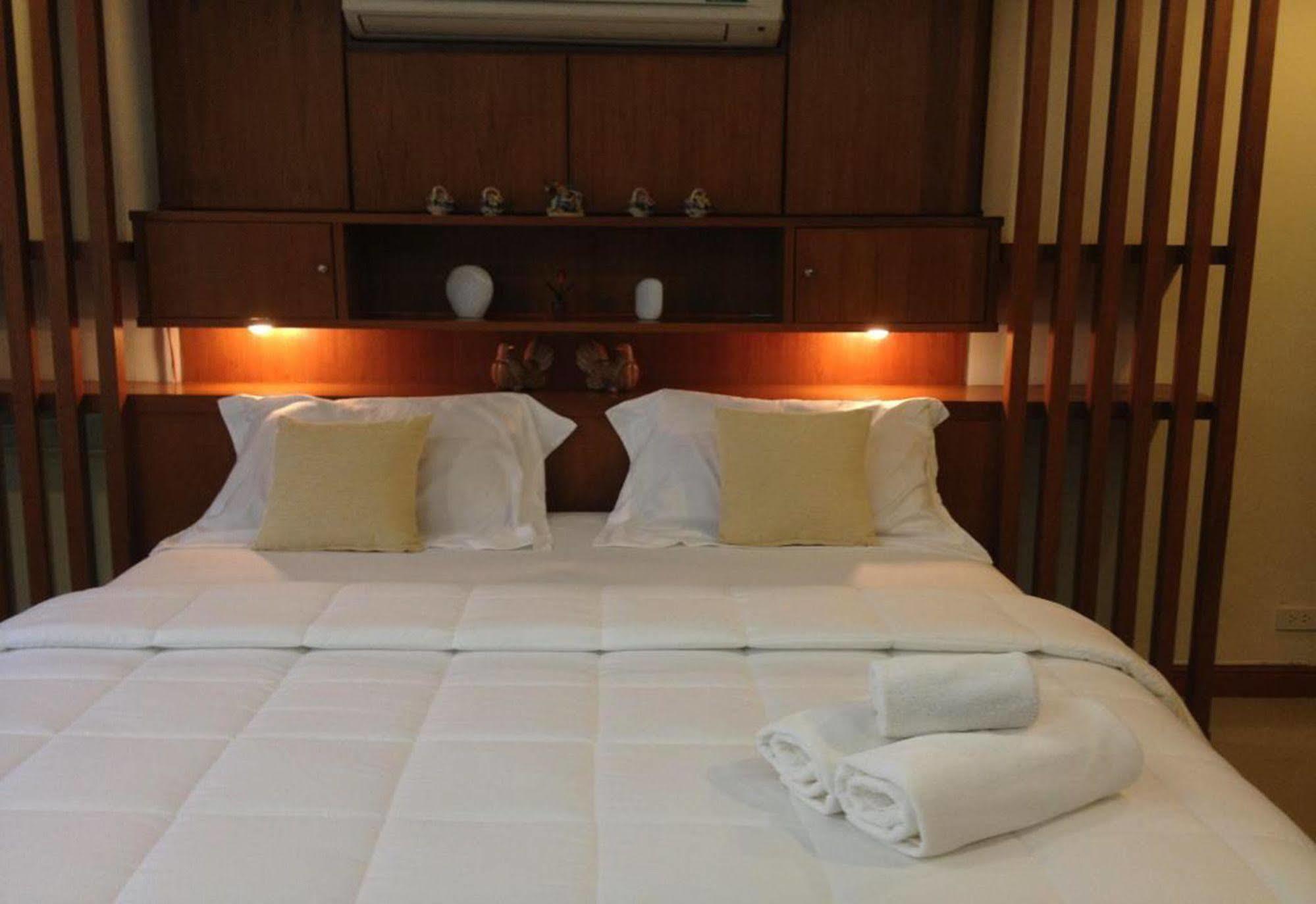 Ruankeaw Homestay Nai Harn エクステリア 写真